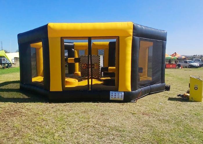 inflatable-last-man-standing-hire---inflatable-meltdown-hire.jpg
