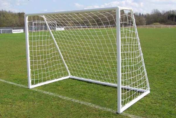 goalposts3_com3.jpg
